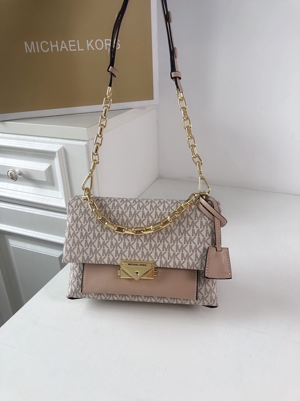 マイケルコースバッグ正面デザイン